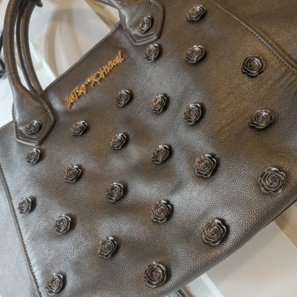 ((SOLD)) ๐Betsey Johnson Smell The Roses Metallic Tote Bag - Picture 3 of 8